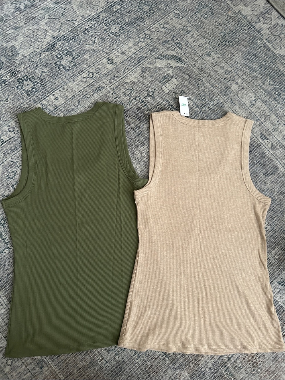 2 DIP Women’s Boyfriend Tanks Size M - Picture 8 of 9